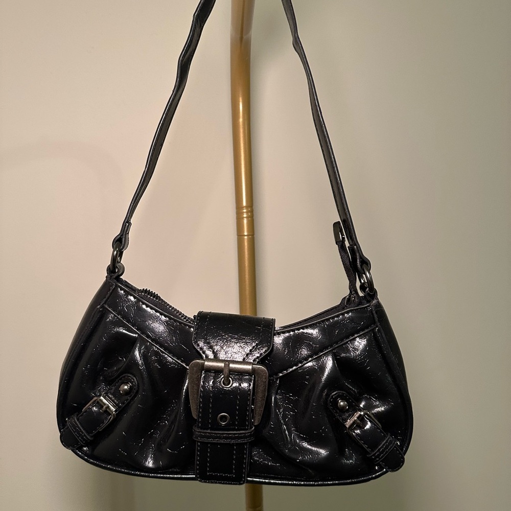 Elegant Black Leather Shoulder Bag
